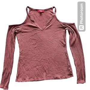 Guess, cable knit v-neck cold shoulder sweater. Moderate stretch.